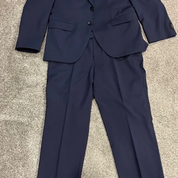 Hugo Boss 100% Virgin Wool Suit